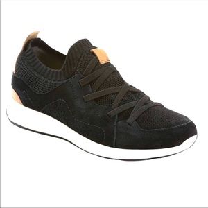 Earth Shoes Desire Flow Black 6.5